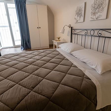 Dimora Di Donna Apartment Monopoli Bagian luar foto
